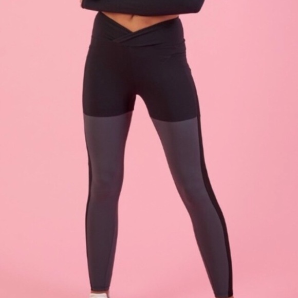 Gymshark Nikki Blackketter leggings - Picture 2 of 4